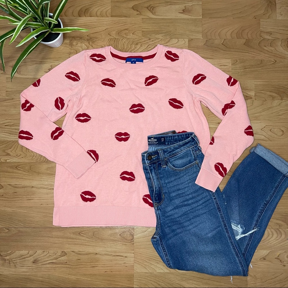 Apt 9 Women’s Baby Pink Red Lips Long Sleeve Pullover Sweater Size Medium - Picture 2 of 7
